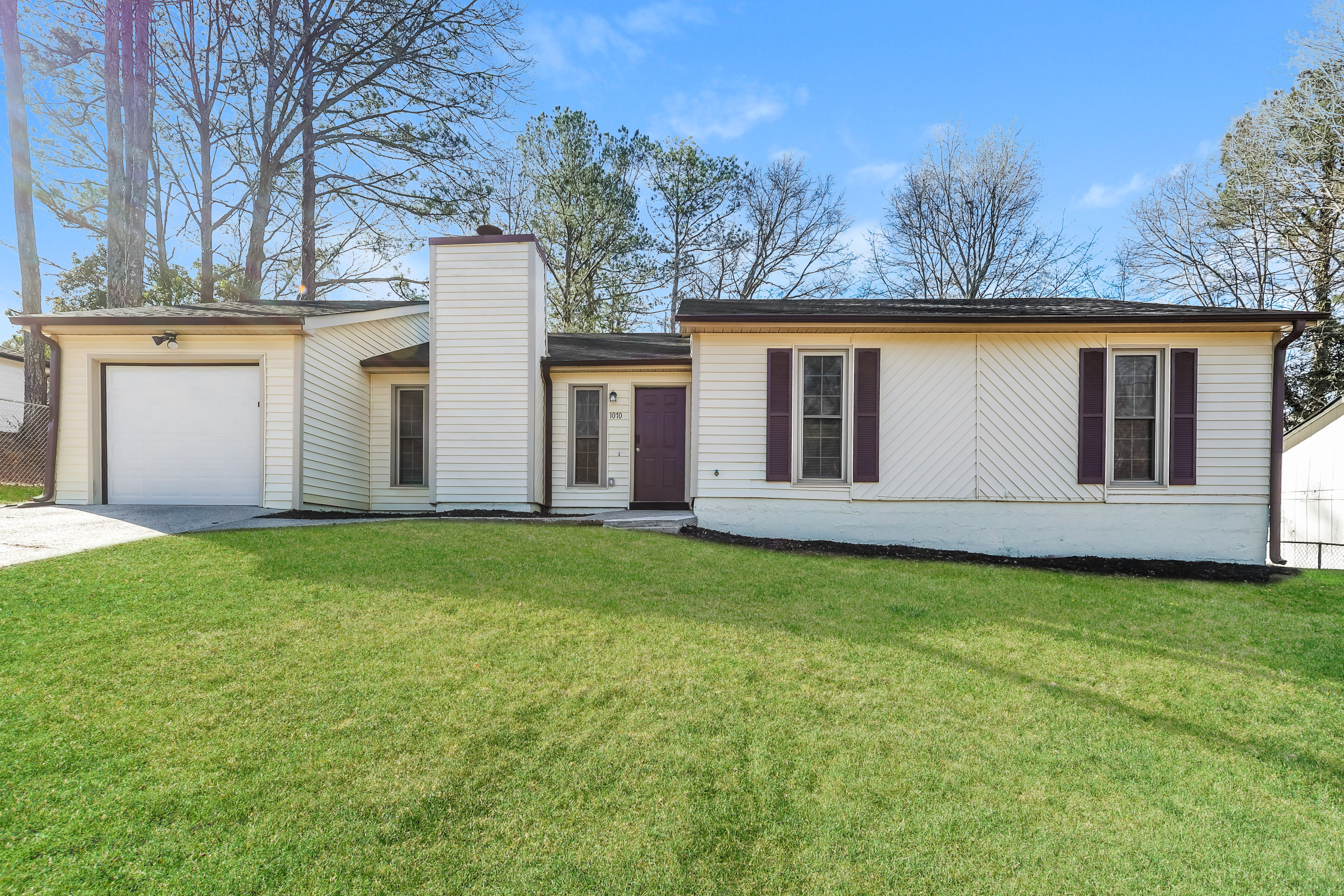 1070 SALISBURY TRL RIVERDALE, GA 30296